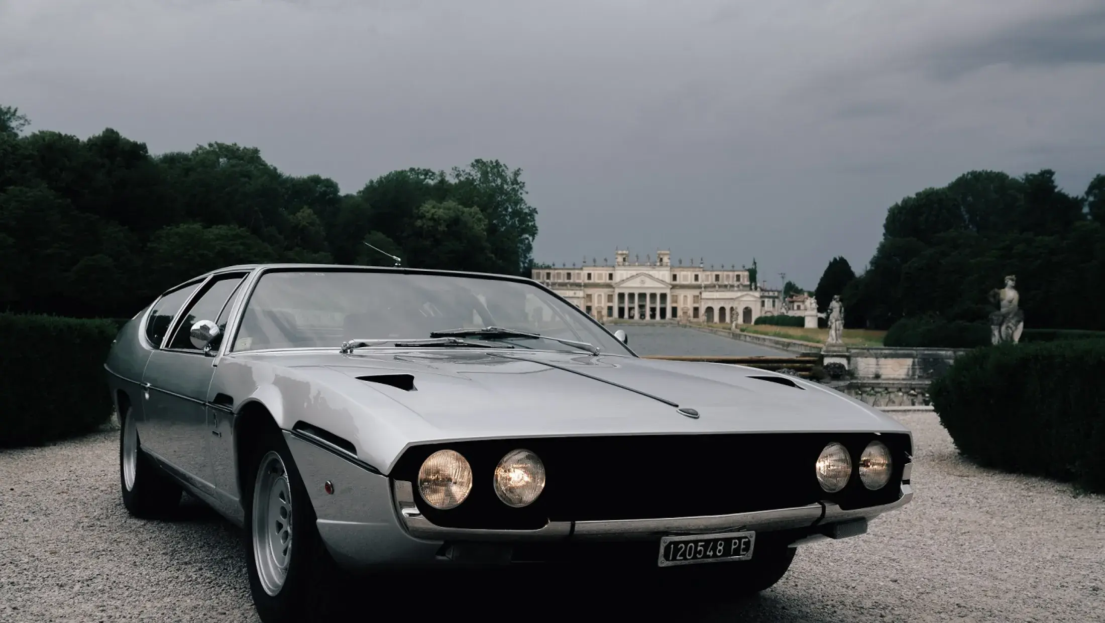 Lamborghini Espada Vooraanzicht