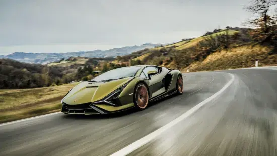 Lamborghini Sian FKP37 op de weg